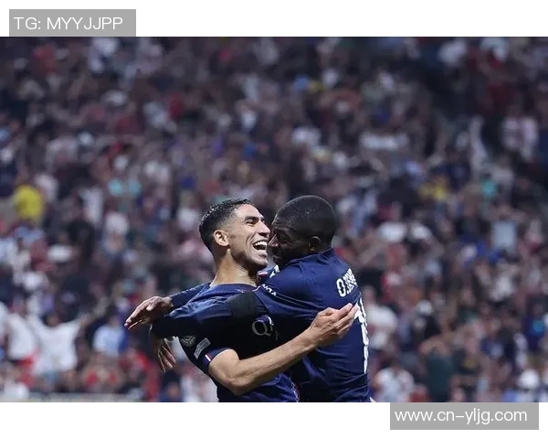 友谊赛惊现乌龙球里昂大胜巴黎圣日耳曼五球零封全场欢呼