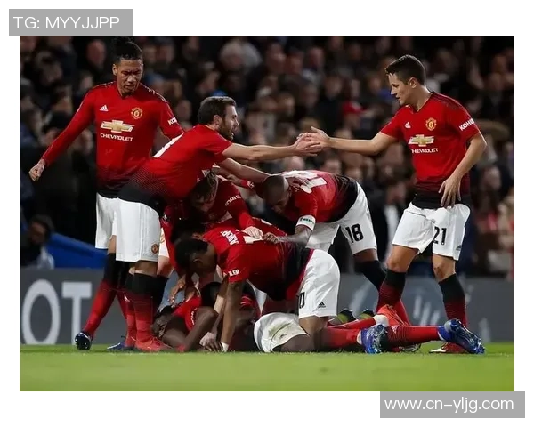 中超激战：AC米兰与曼联战成平局全场沸腾瞬间回顾与分析