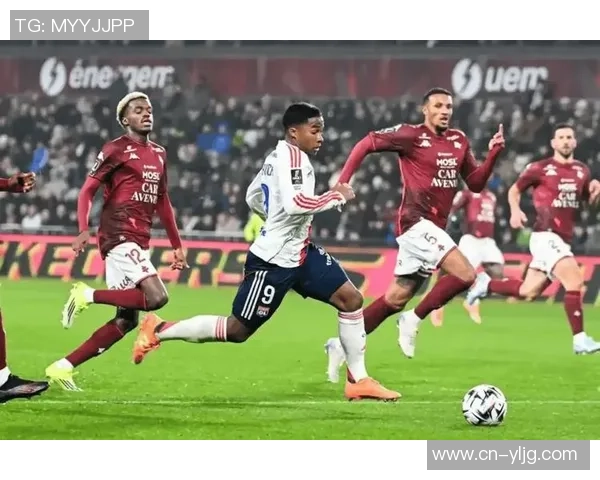 里昂逆袭皇马2-1绝杀瞬间引发全场狂欢转会传闻再起